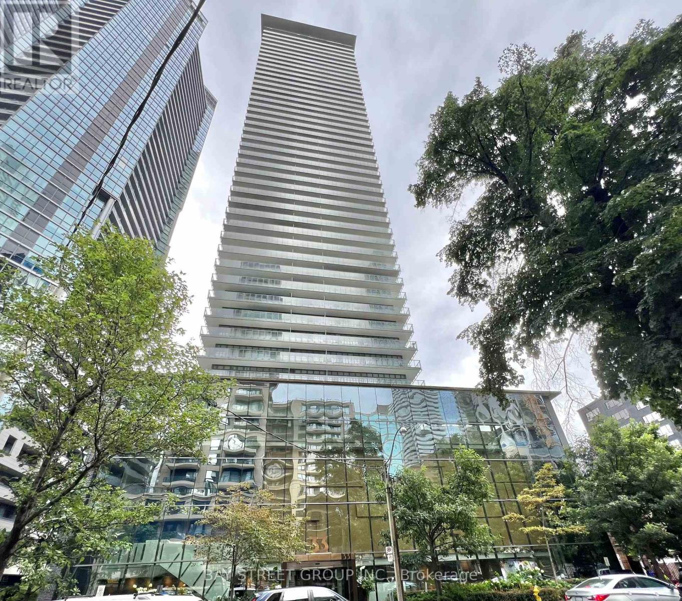 1811 - 33 CHARLES STREET E