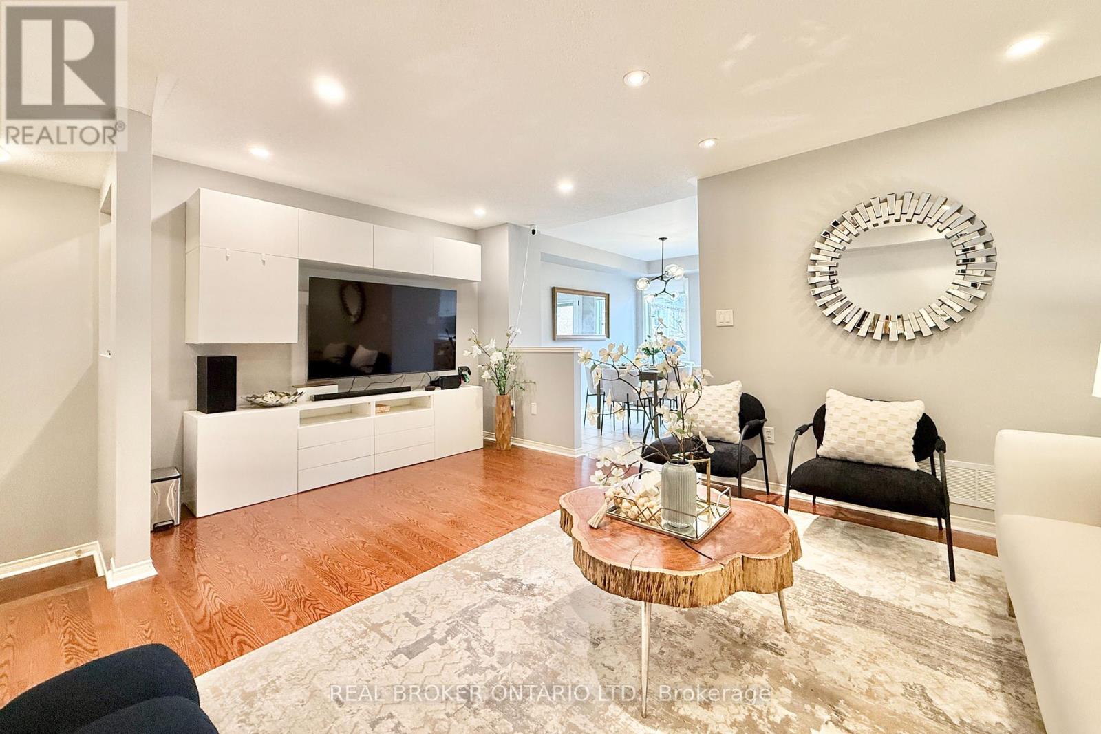 46 REVELSTOKE CRESCENT