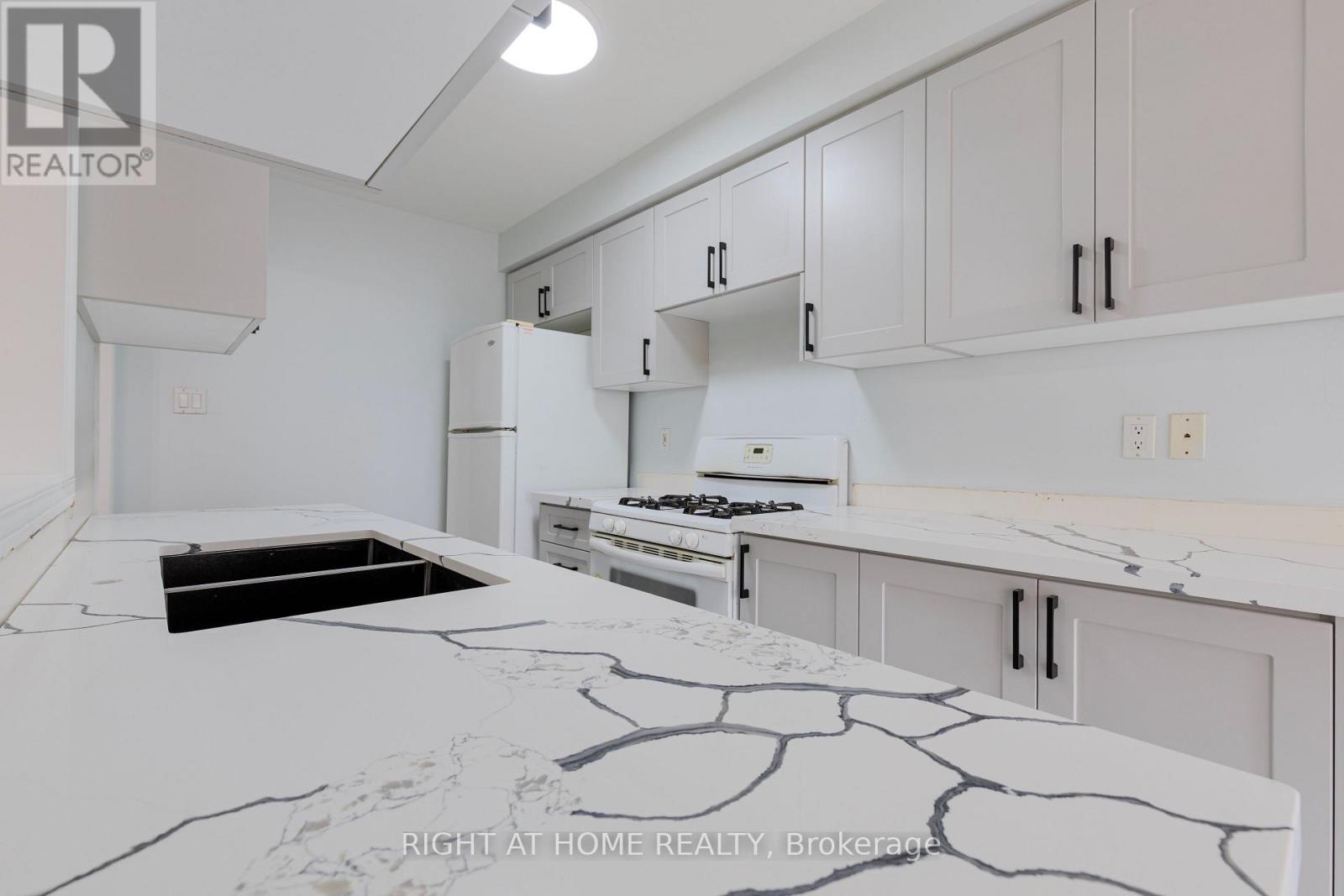 #5 770 OTHELLO COURT - 10