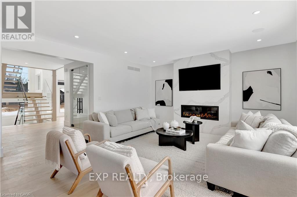 1048 WALTON AVENUE - 12