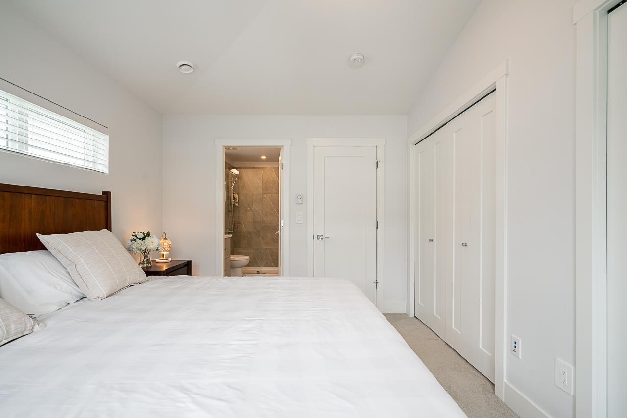 24 2070 OAK MEADOWS DRIVE, Surrey