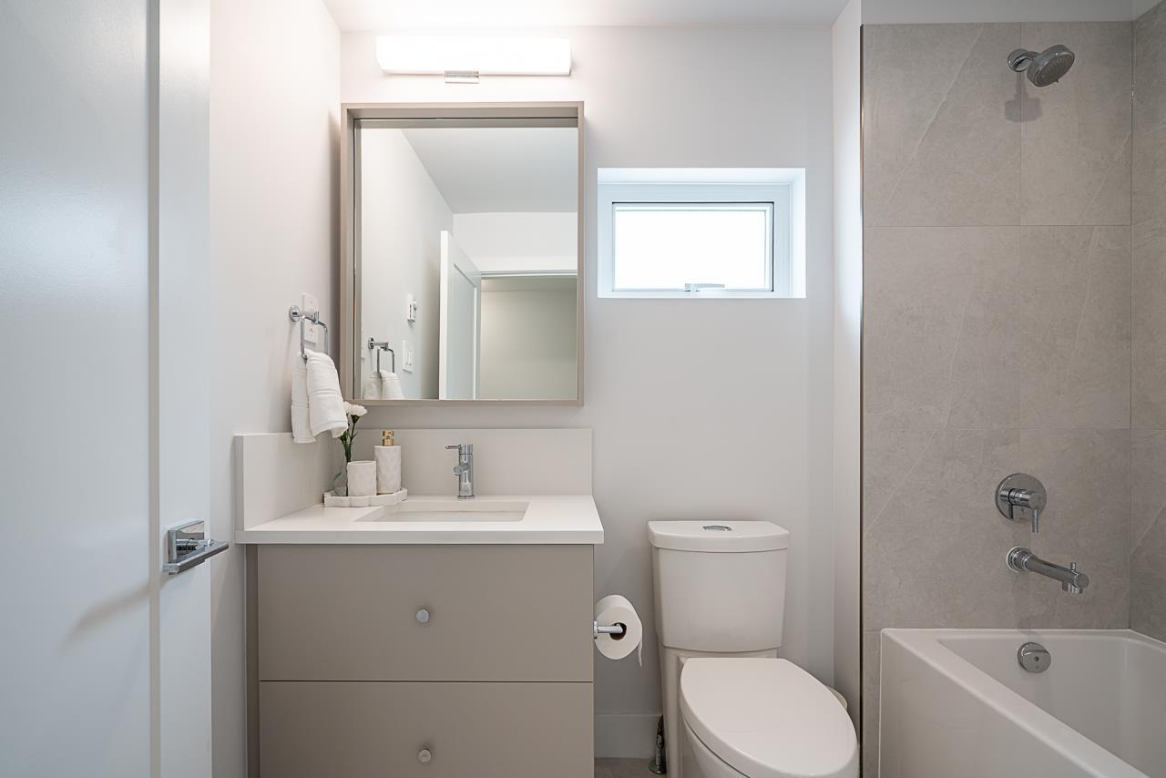 24 2070 OAK MEADOWS DRIVE, Surrey