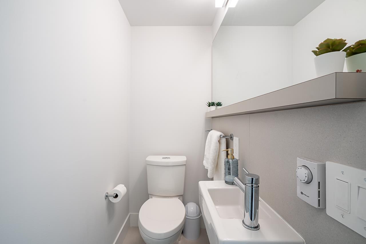 24 2070 OAK MEADOWS DRIVE, Surrey