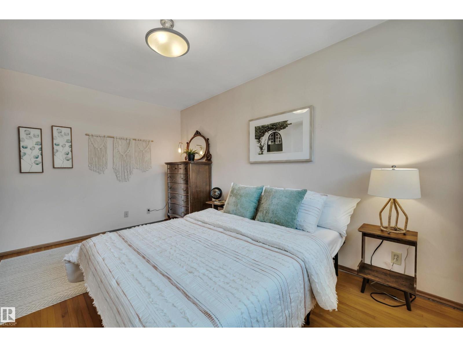 6608 84 ST NW, Edmonton