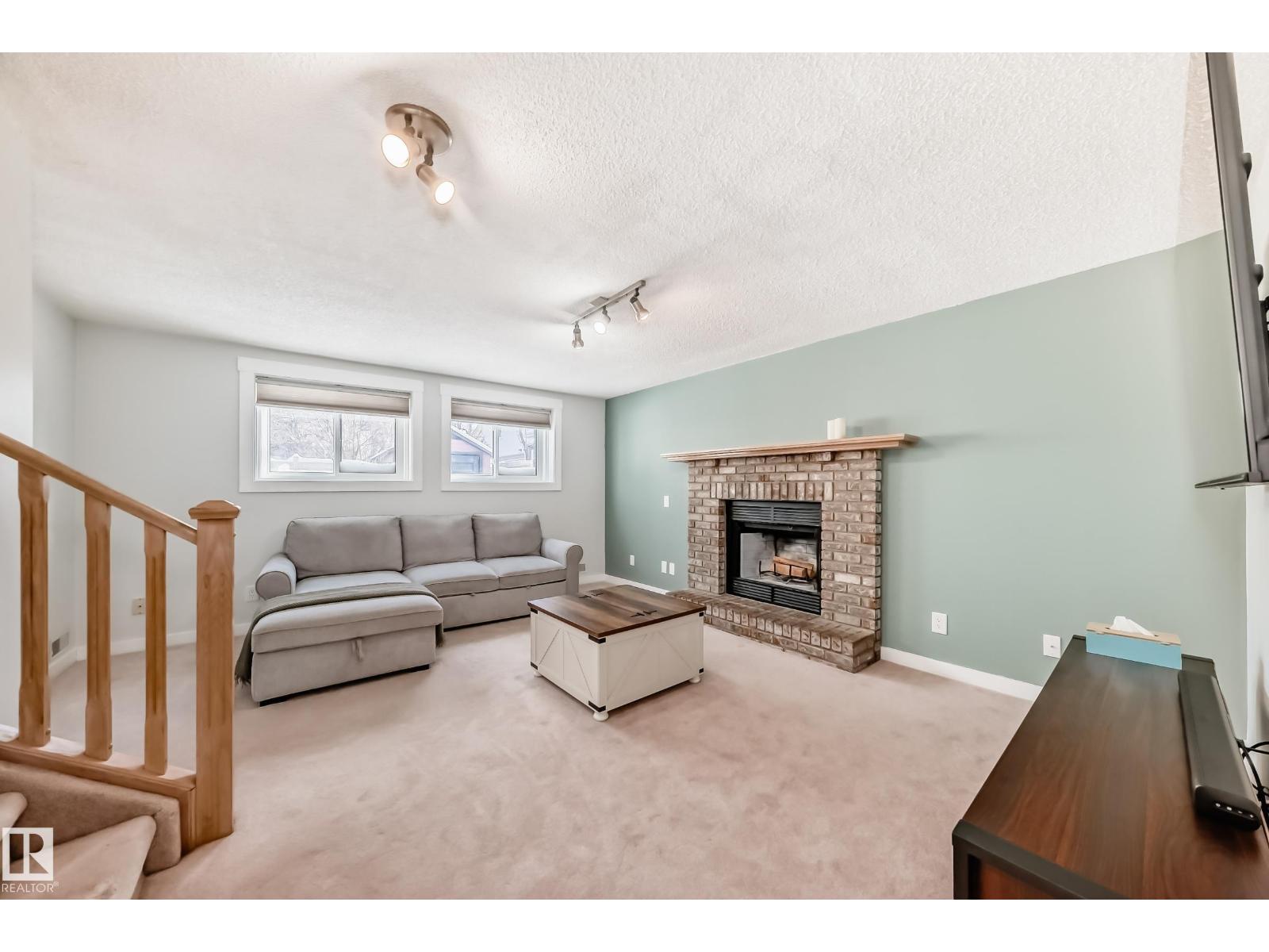 7011 190B ST NW, Edmonton