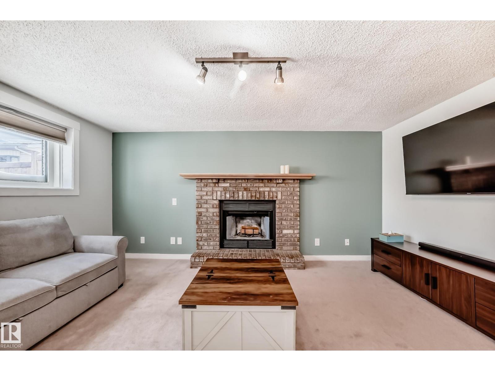 7011 190B ST NW, Edmonton