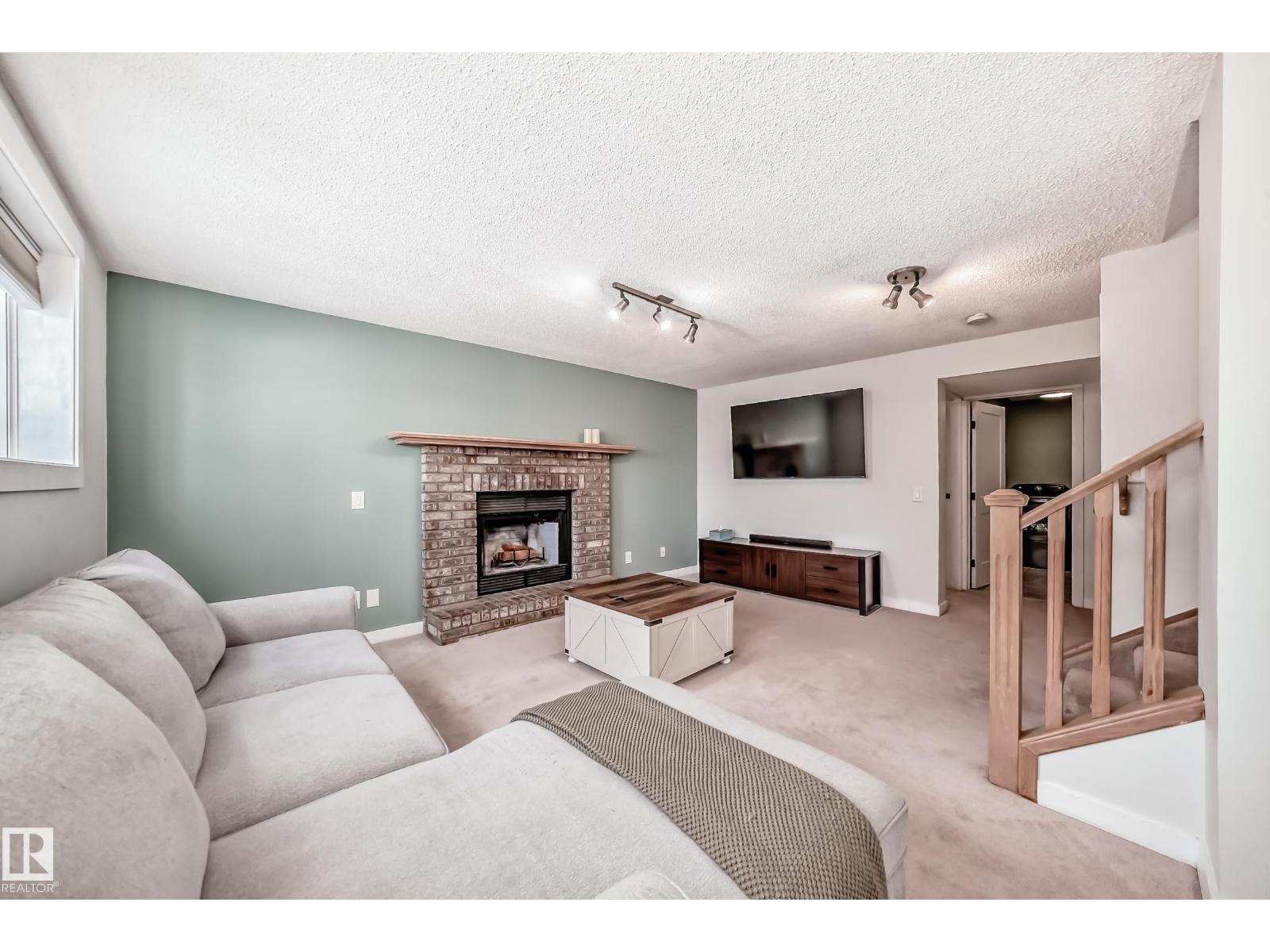 7011 190B ST NW, Edmonton