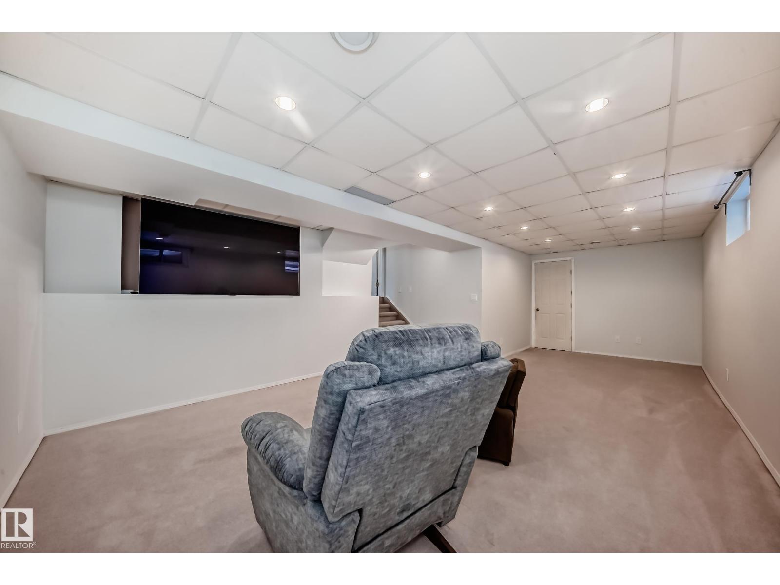 7011 190B ST NW, Edmonton