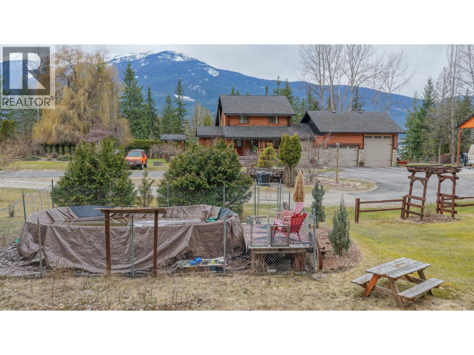  1495 6 Highway, Nakusp