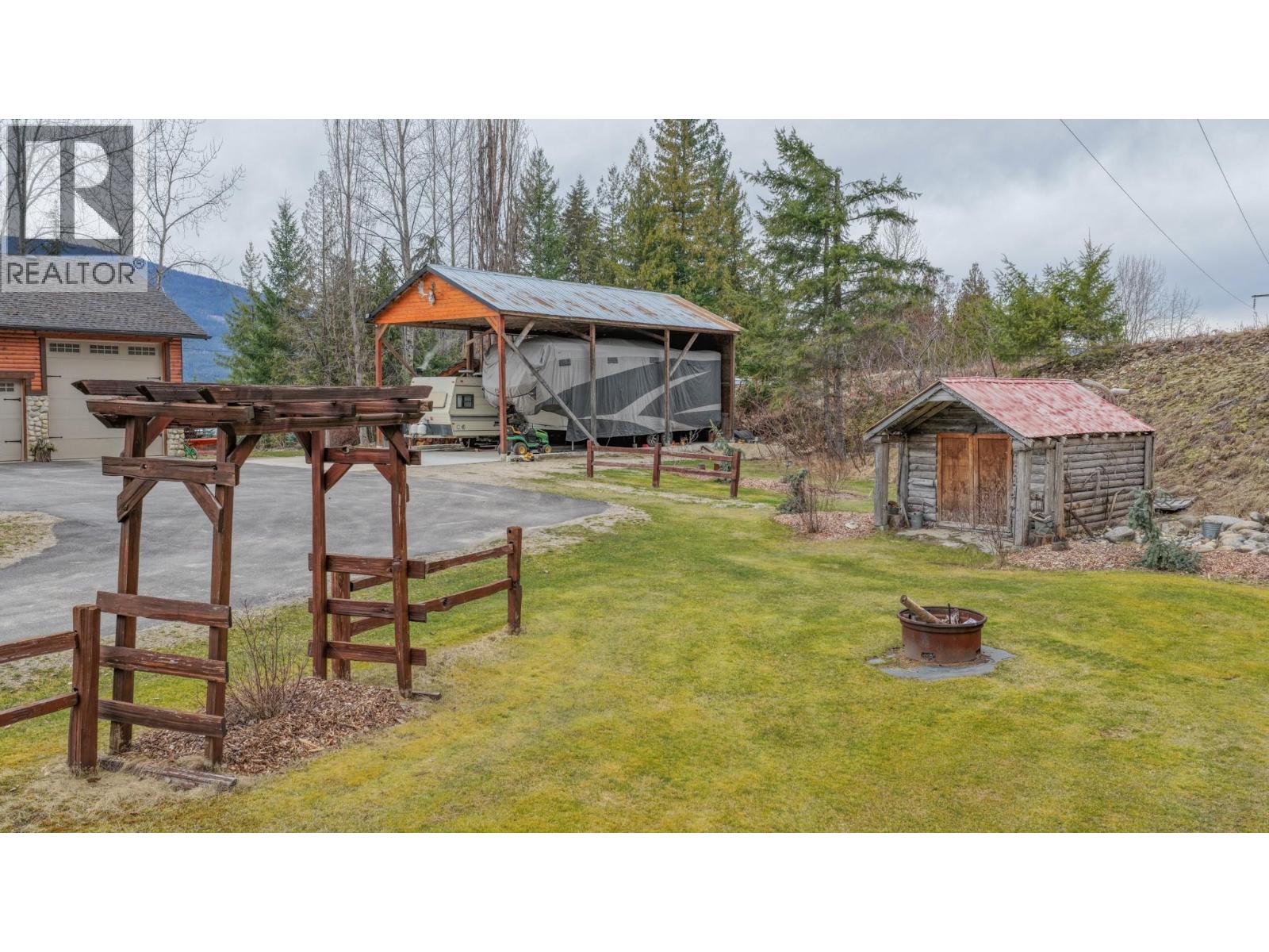  1495 6 Highway, Nakusp