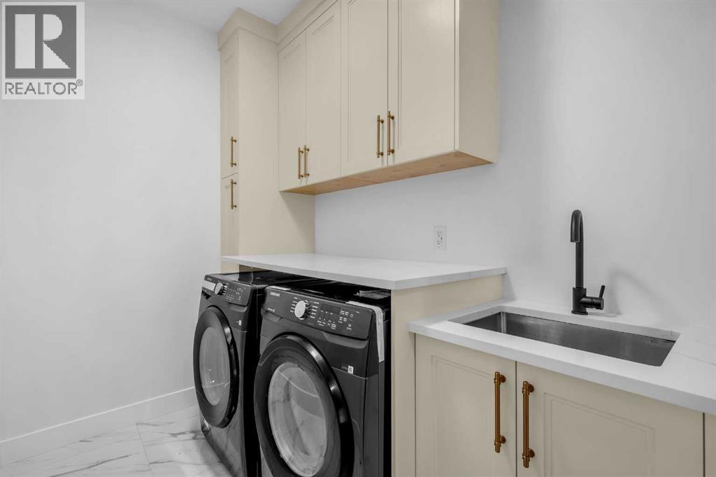 2435 52 Avenue SW, Calgary, Alberta