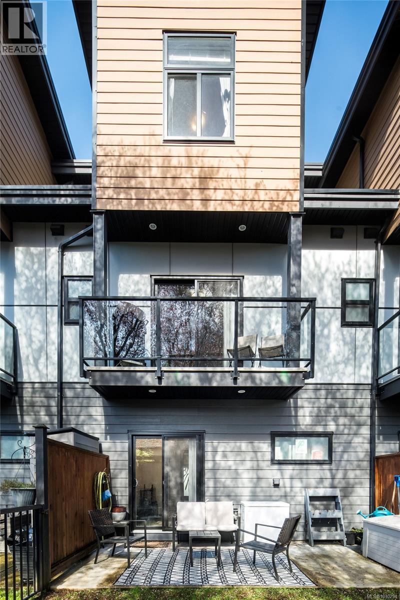 103 687 Strandlund Avenue, Langford