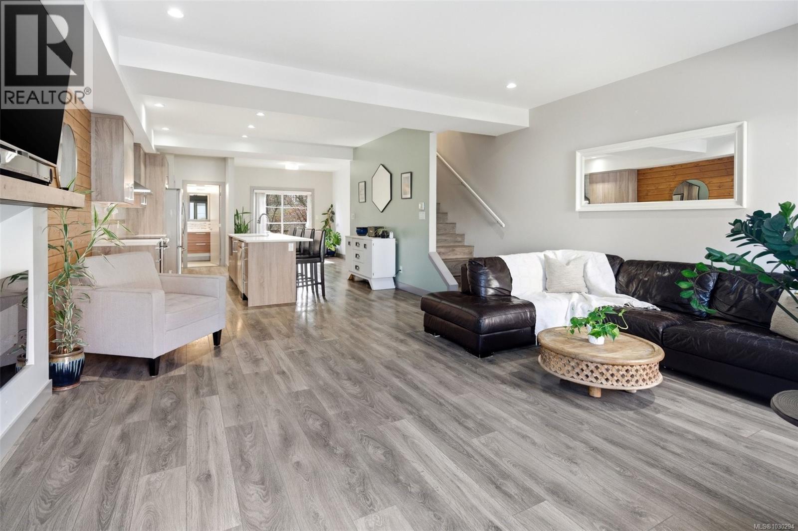 103 687 Strandlund Avenue, Langford