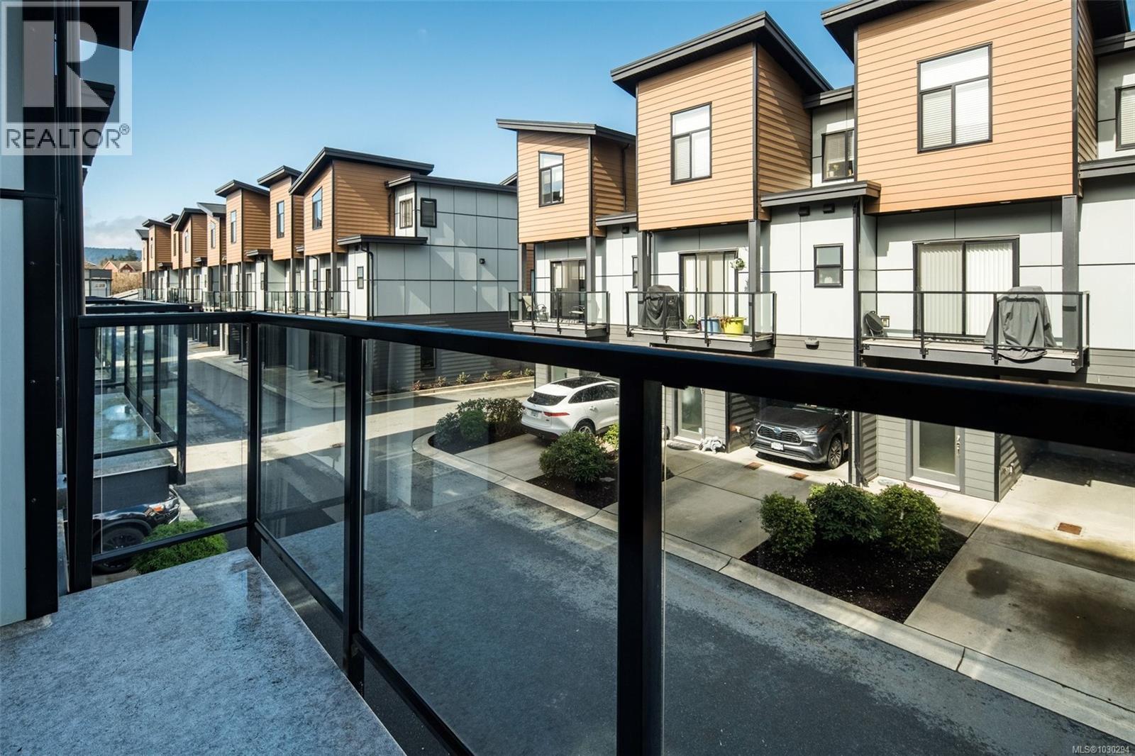 103 687 Strandlund Avenue, Langford