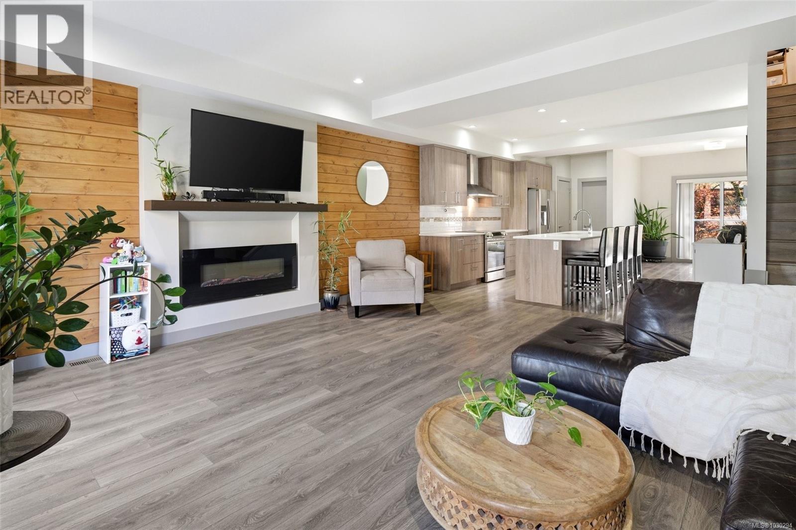 103 687 Strandlund Avenue, Langford