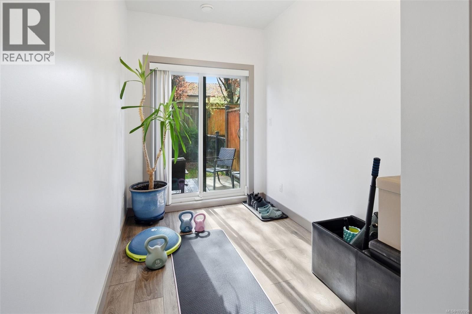 103 687 Strandlund Avenue, Langford