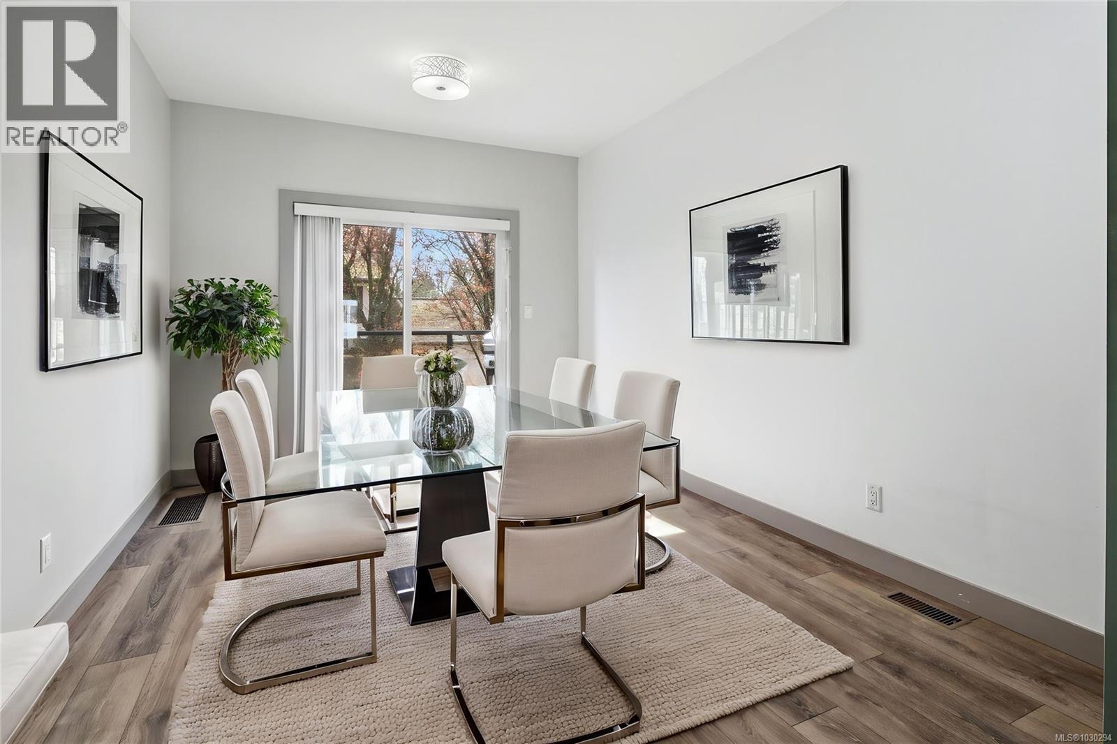 103 687 Strandlund Avenue, Langford