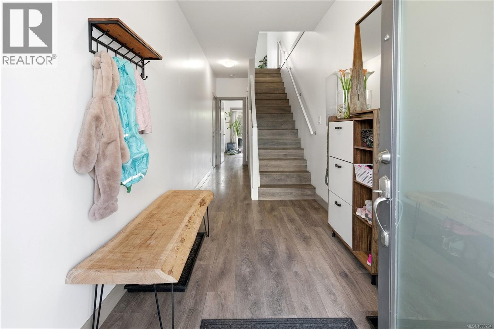 103 687 Strandlund Avenue, Langford