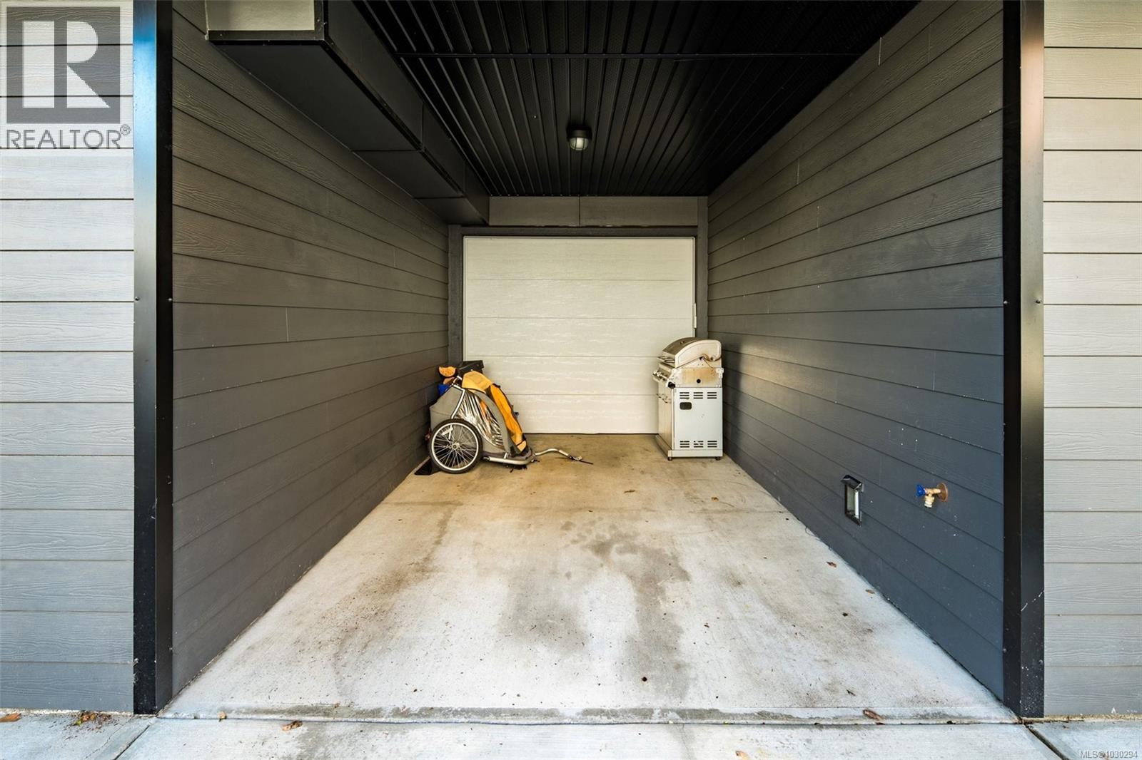 103 687 Strandlund Avenue, Langford