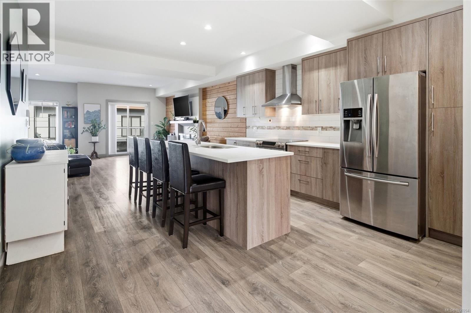 103 687 Strandlund Avenue, Langford