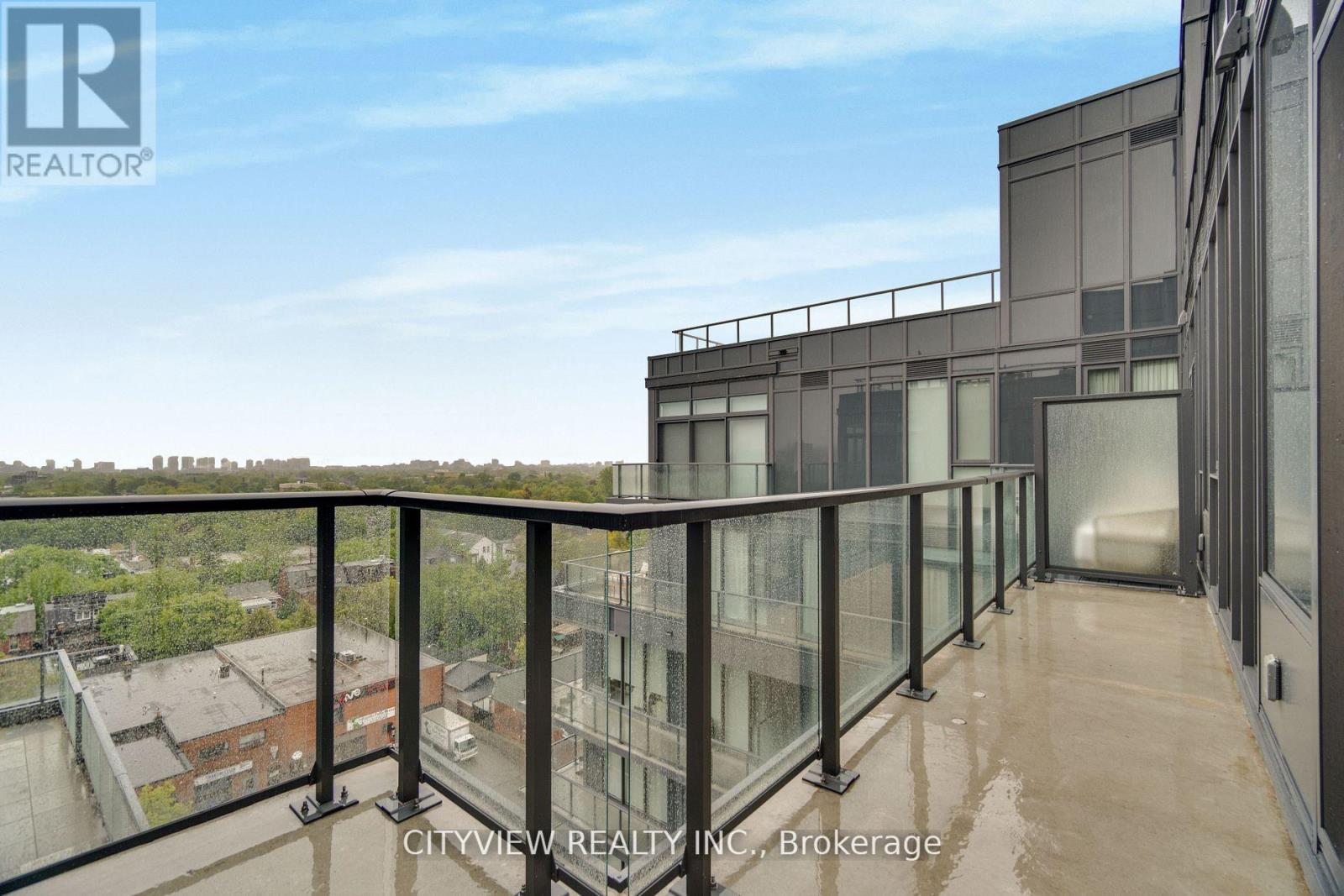 #PH13 500 DUPONT STREET - 25