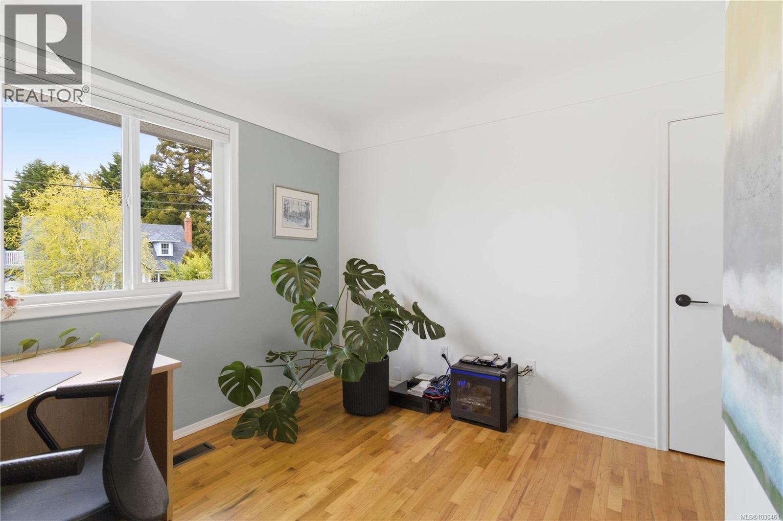  971-973 Lovat Avenue, Saanich