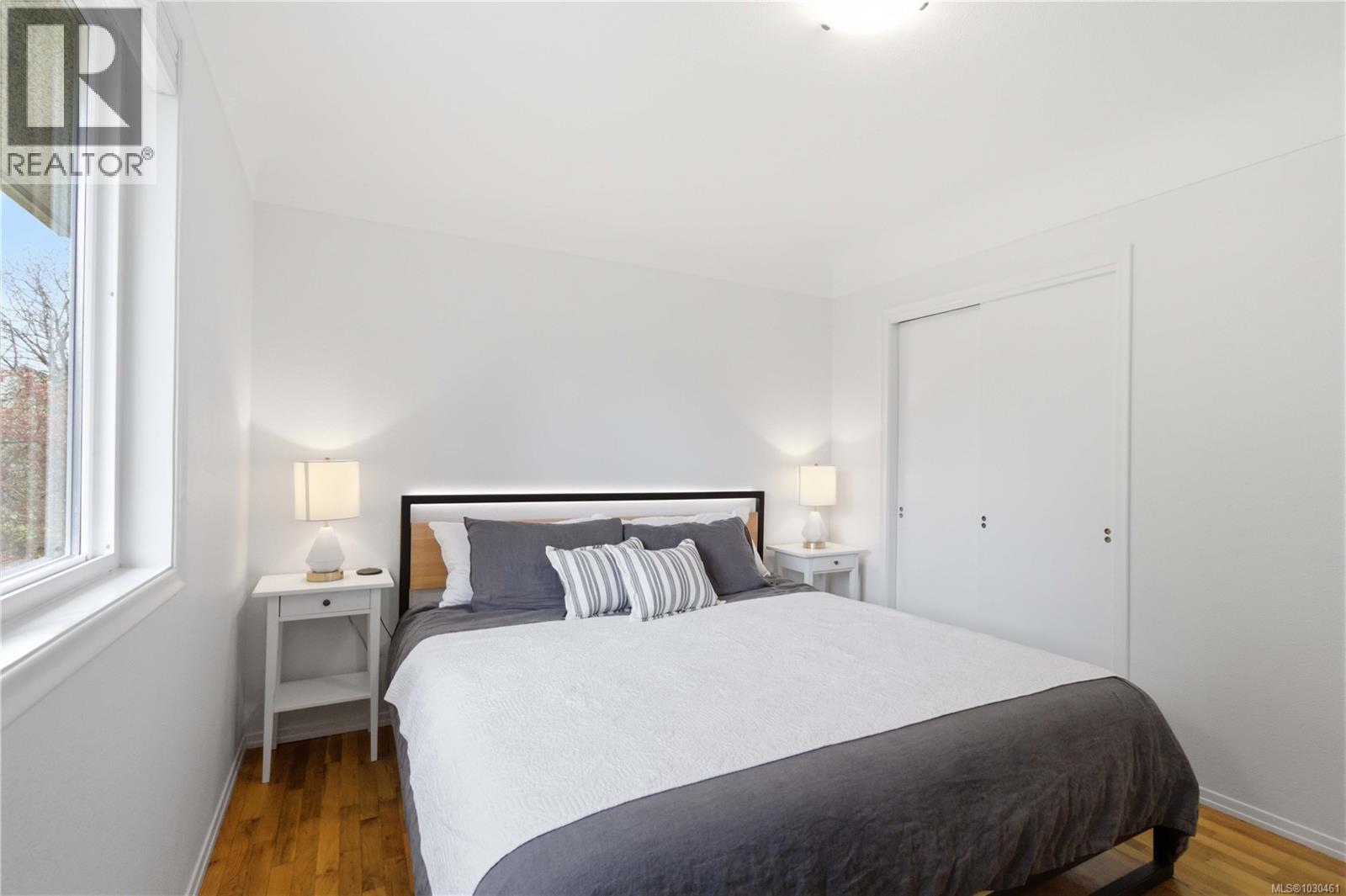  971-973 Lovat Avenue, Saanich