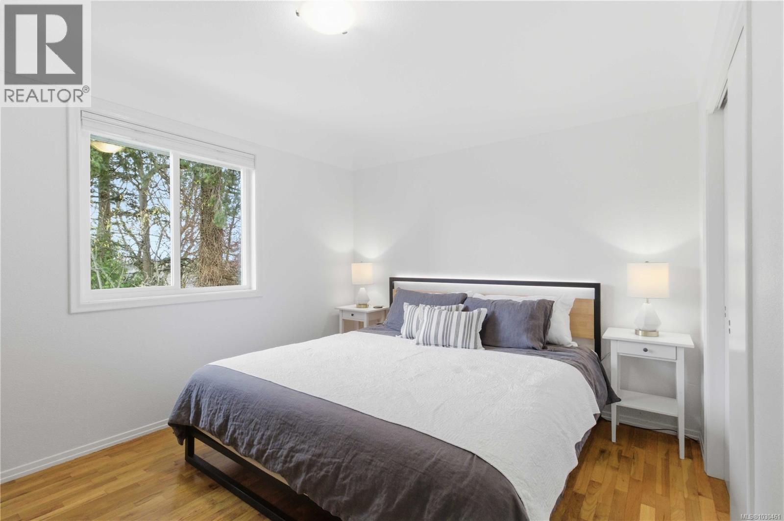  971-973 Lovat Avenue, Saanich