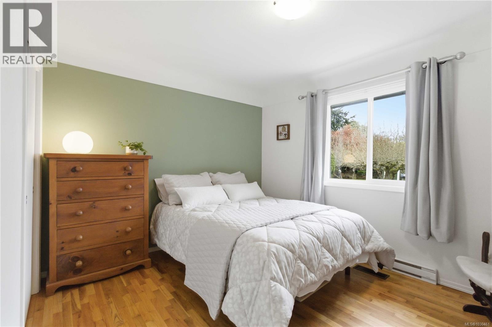  971-973 Lovat Avenue, Saanich