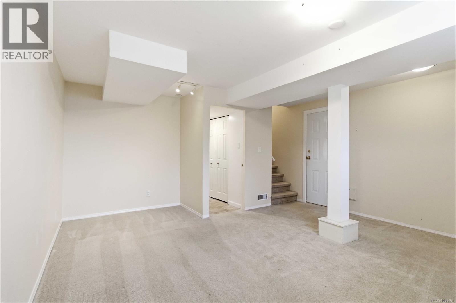  971-973 Lovat Avenue, Saanich