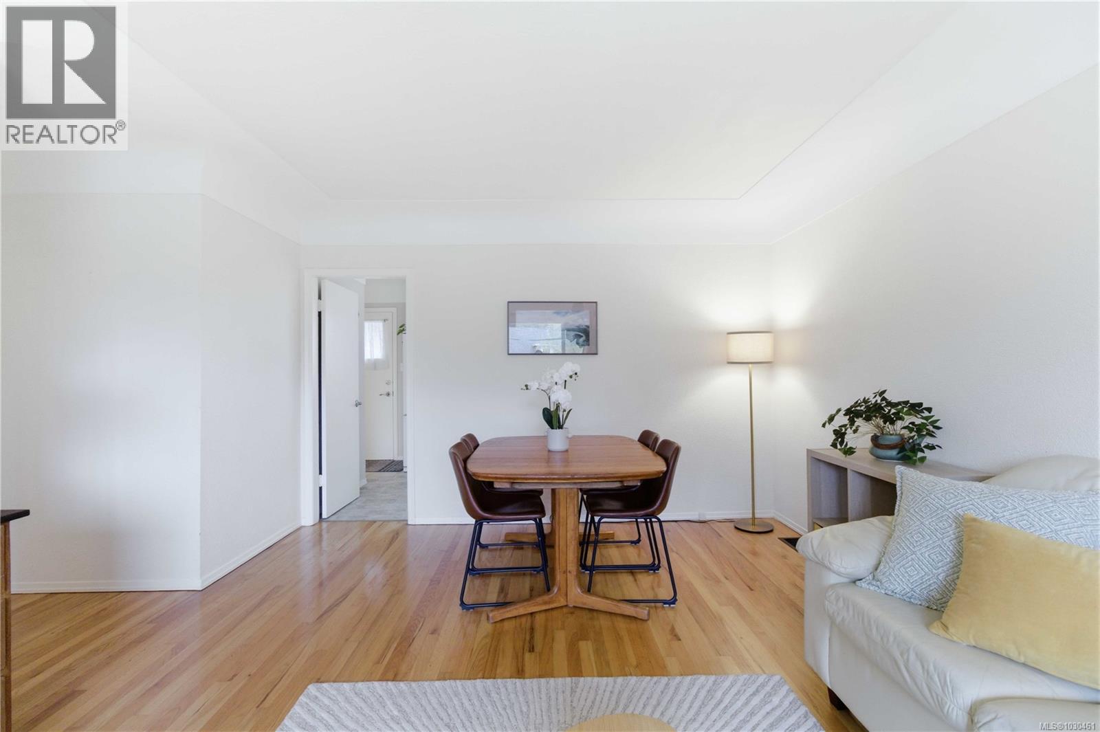  971-973 Lovat Avenue, Saanich