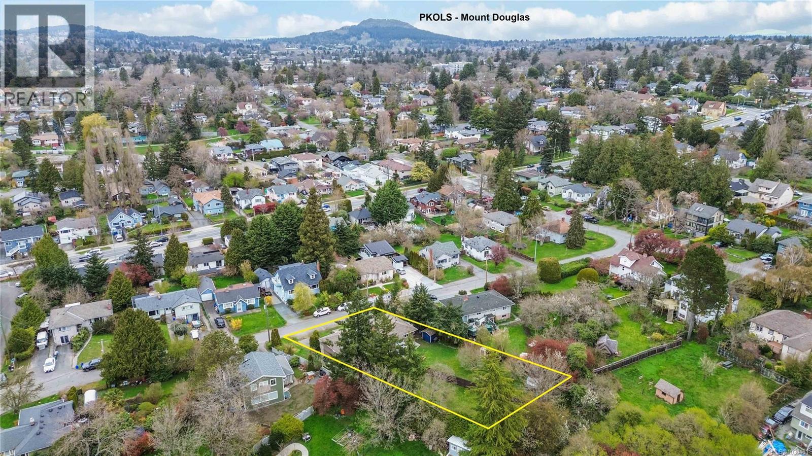  971-973 Lovat Avenue, Saanich