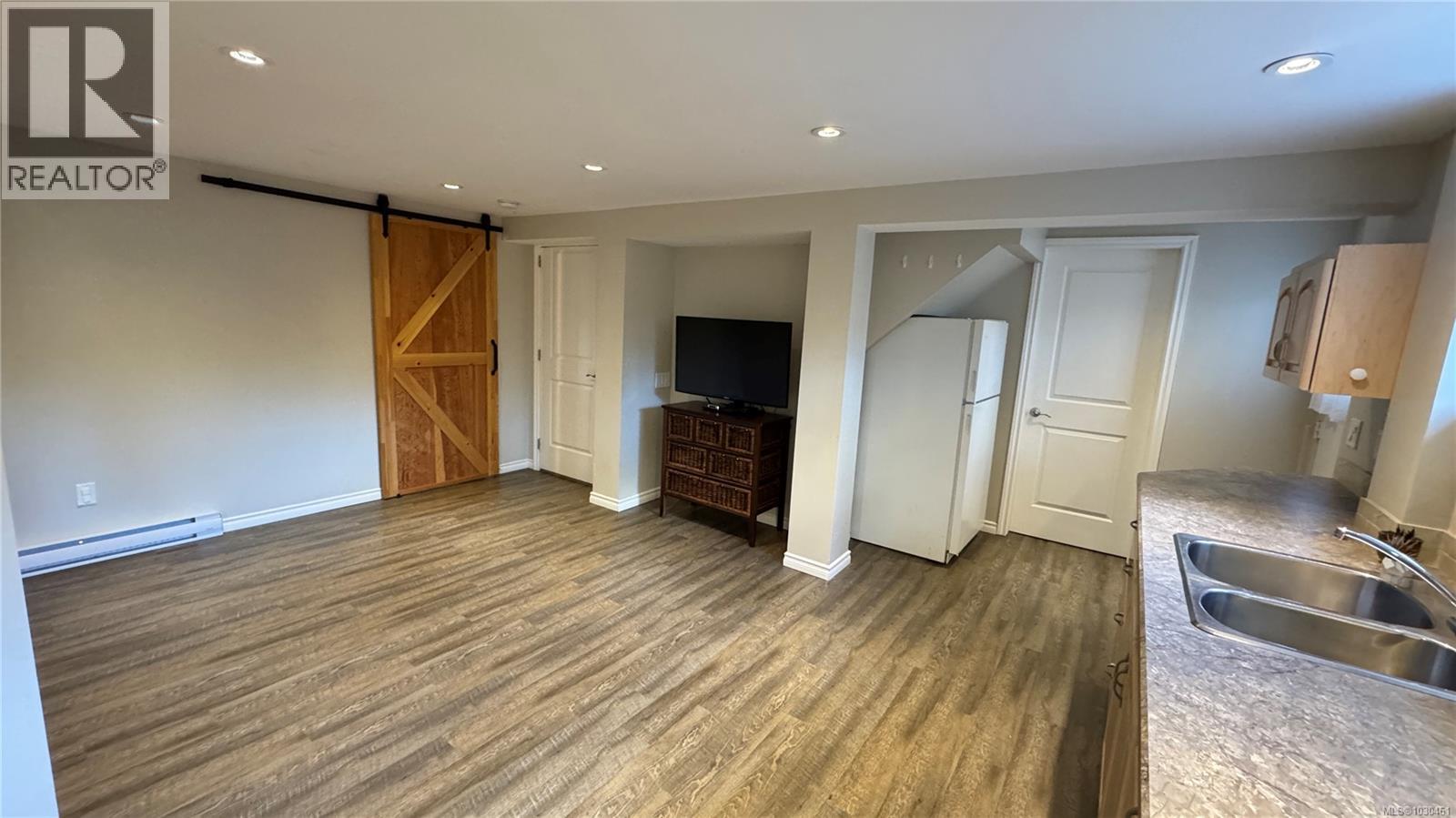  971-973 Lovat Avenue, Saanich