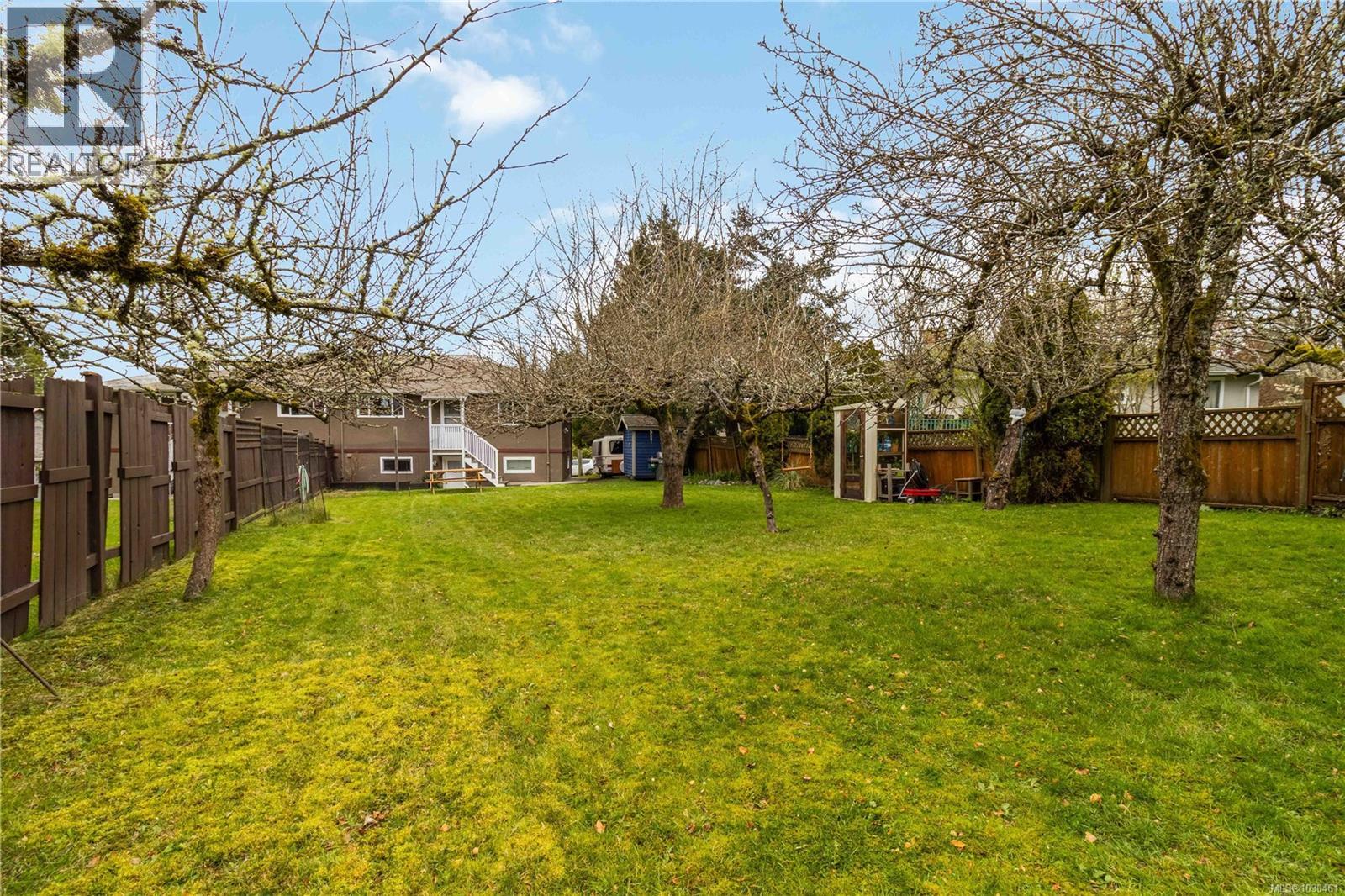  971-973 Lovat Avenue, Saanich