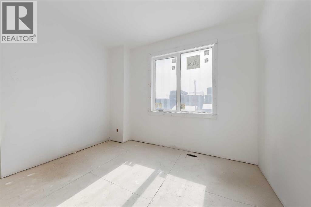 Single Family House for Sale in   Avenue NW West Hillhurst Calgary 