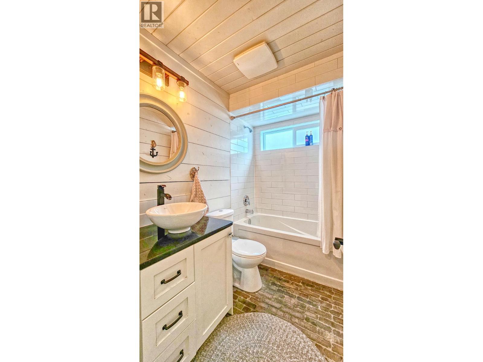 #304 6746 MARBELLA LOOP - 22