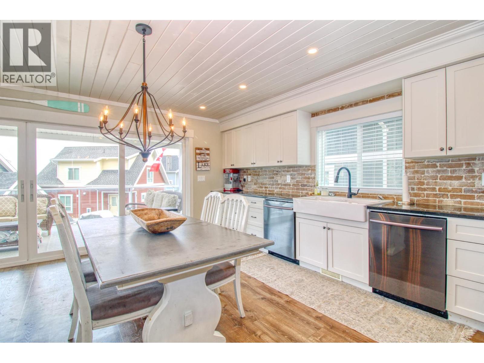 #304 6746 MARBELLA LOOP - 8