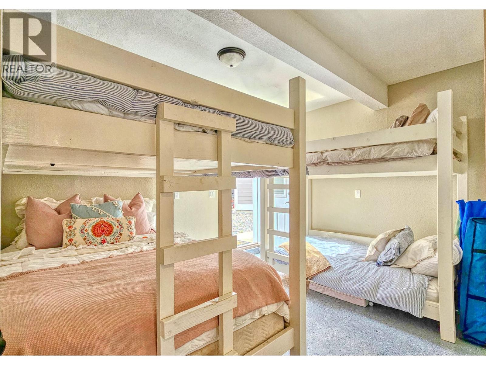 #304 6746 MARBELLA LOOP - 27