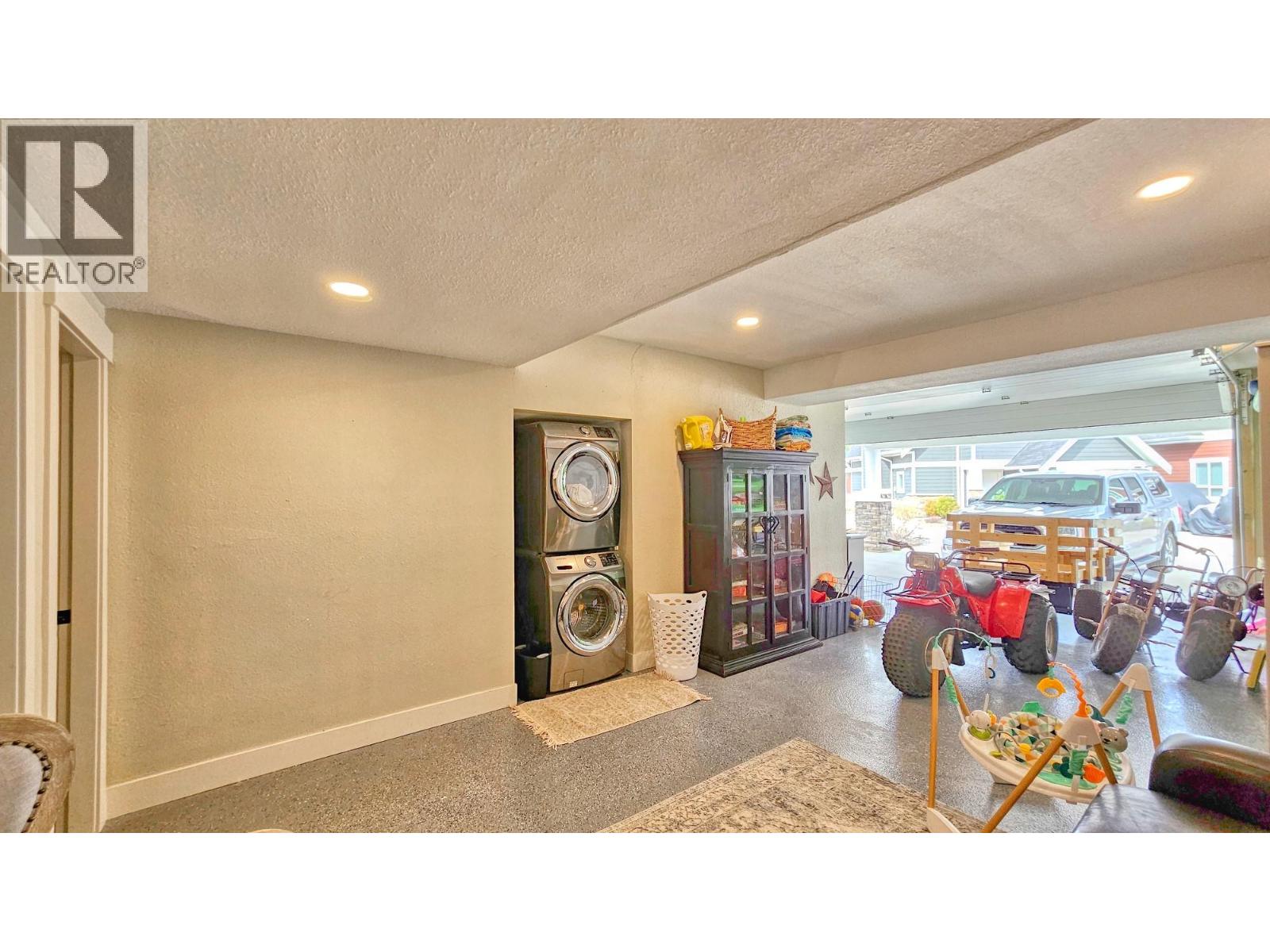 #304 6746 MARBELLA LOOP - 25