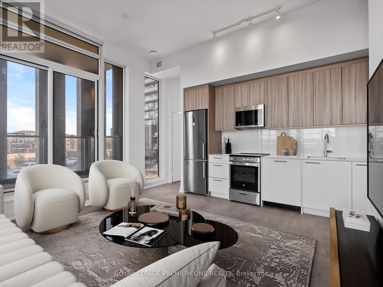 203 - 225 VETERANS DRIVE