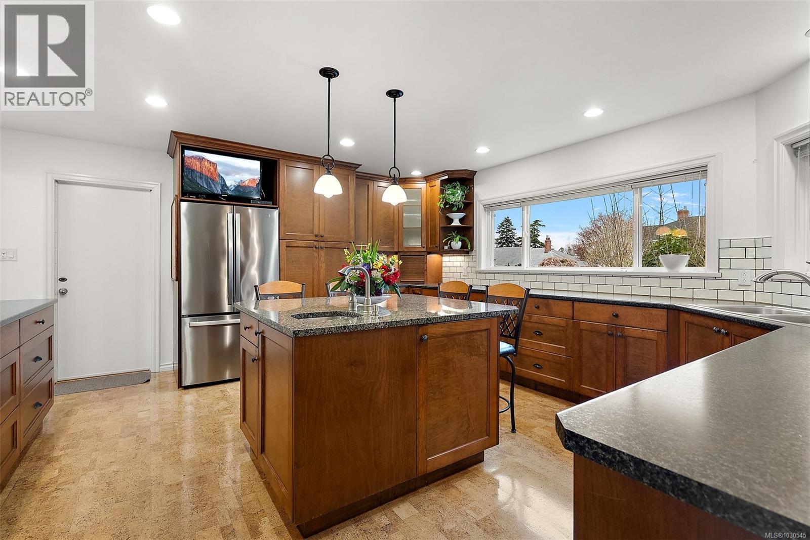 3023 Westdowne Rd, Oak Bay