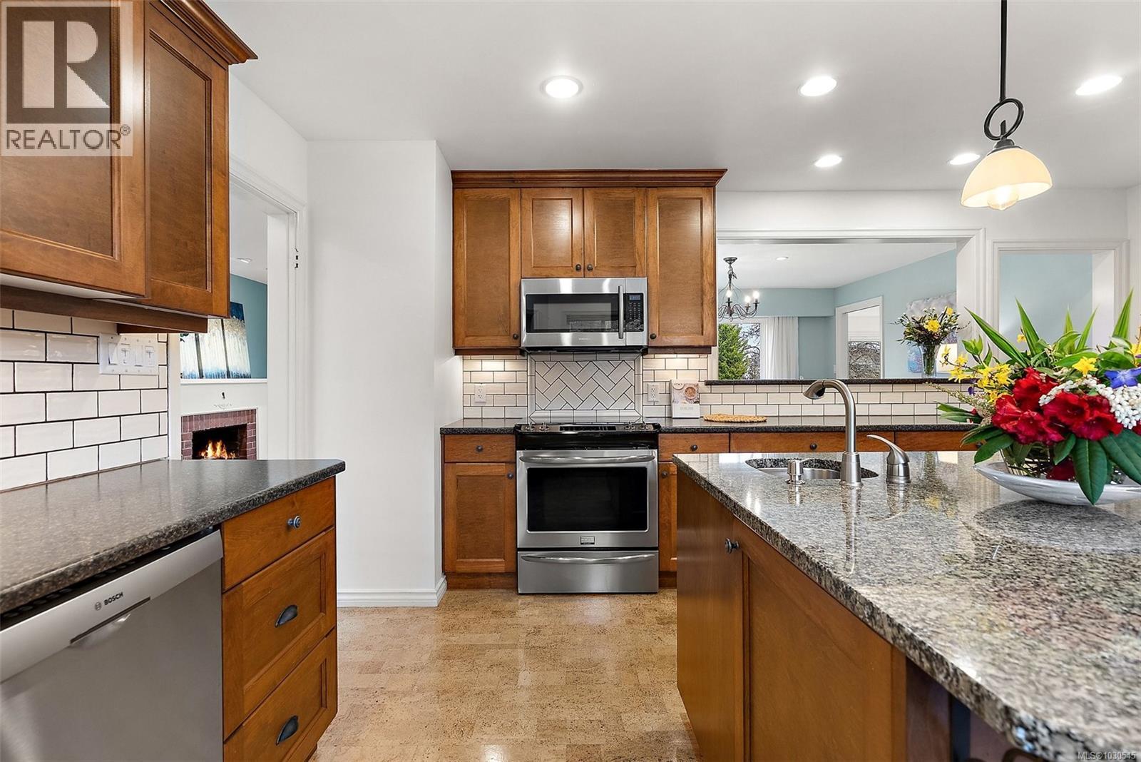 3023 Westdowne Rd, Oak Bay