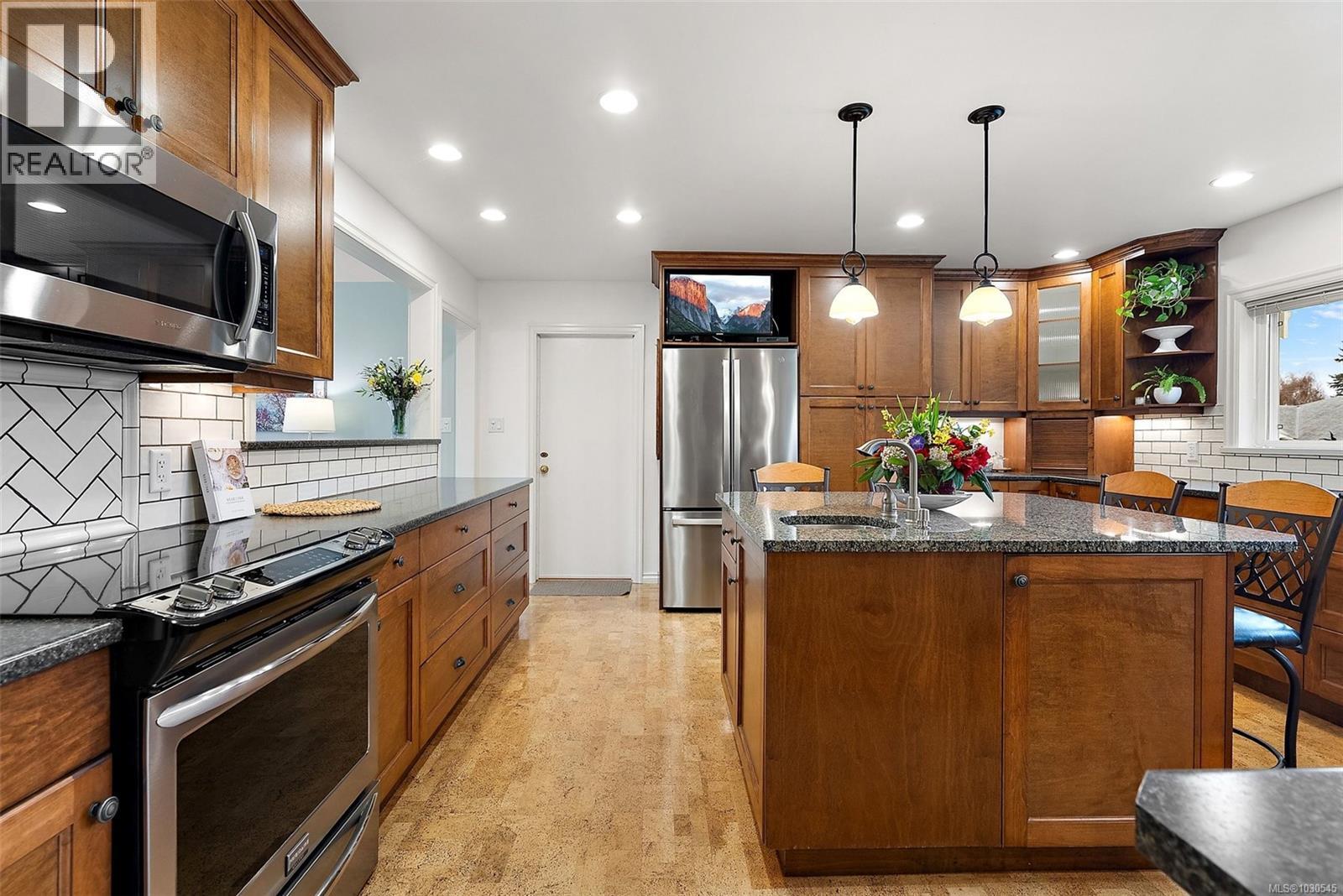 3023 Westdowne Rd, Oak Bay