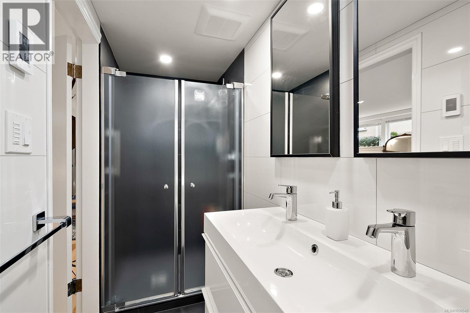 3023 Westdowne Rd, Oak Bay