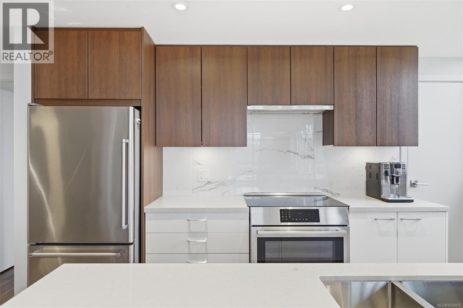 1001 777 Belleville Street, Victoria