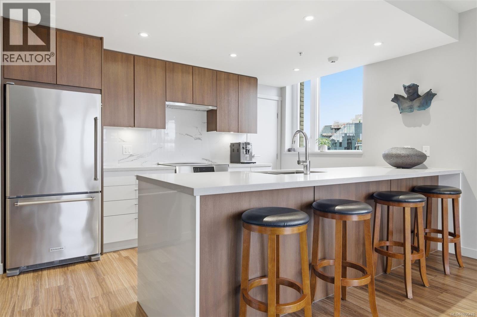 1001 777 Belleville Street, Victoria