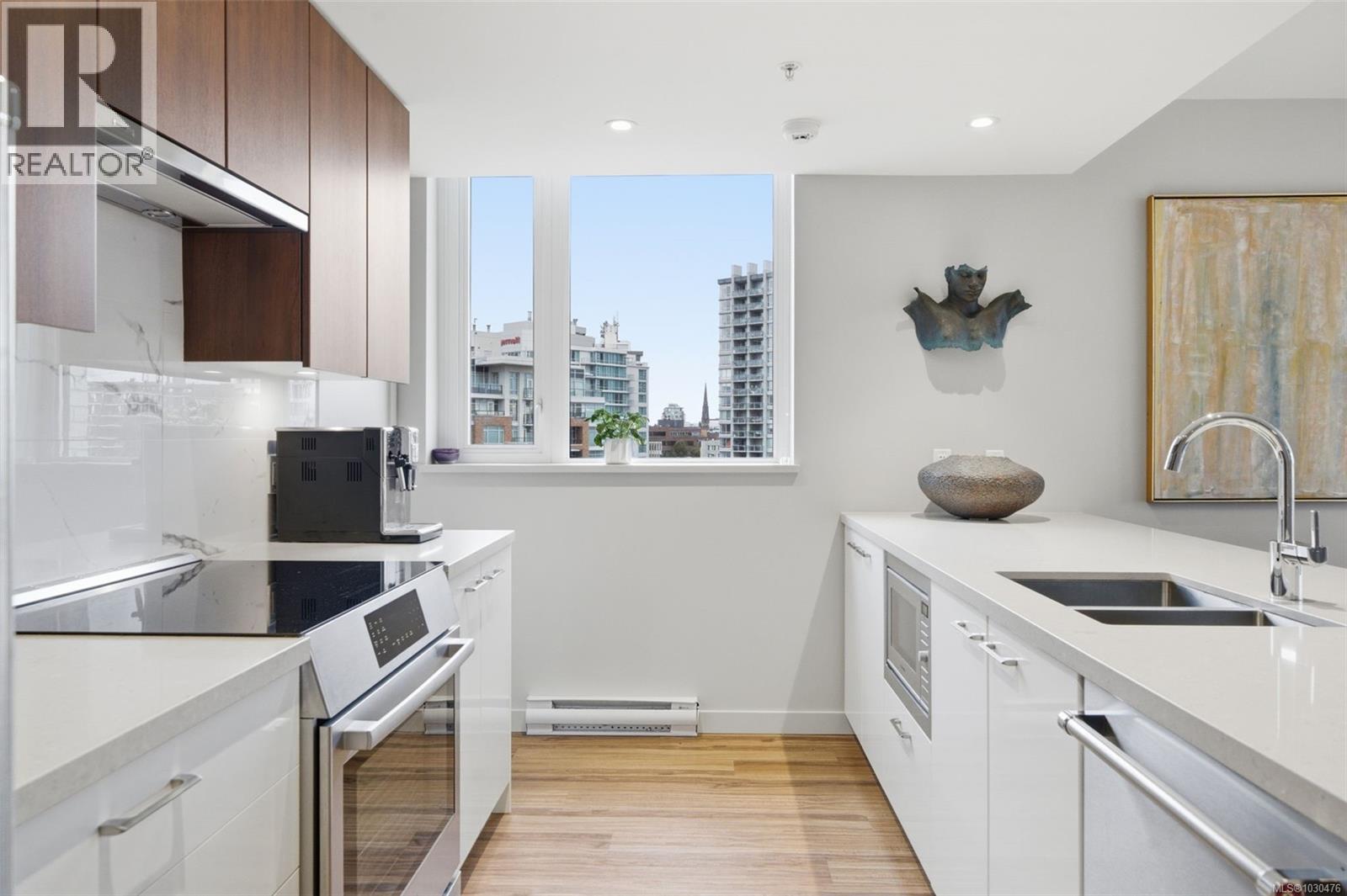 1001 777 Belleville Street, Victoria