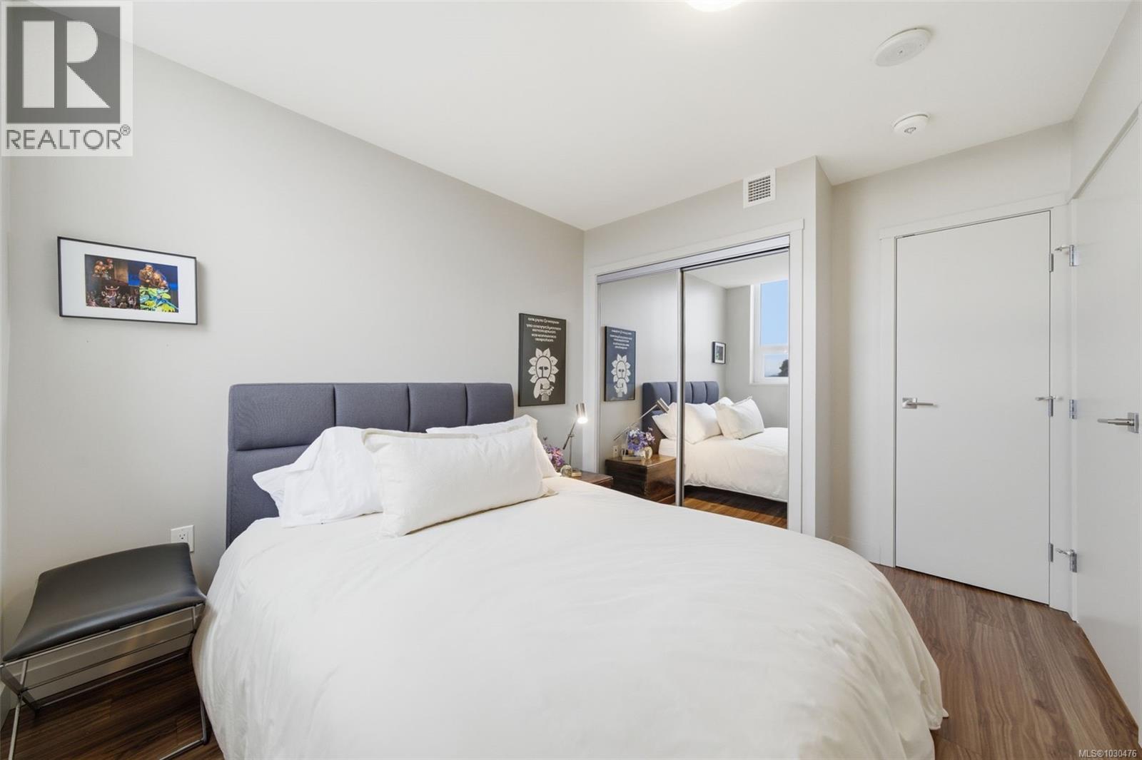 1001 777 Belleville Street, Victoria