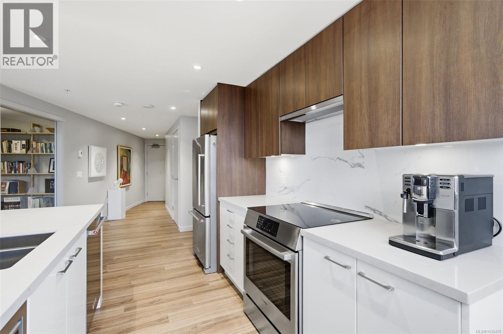 1001 777 Belleville Street, Victoria