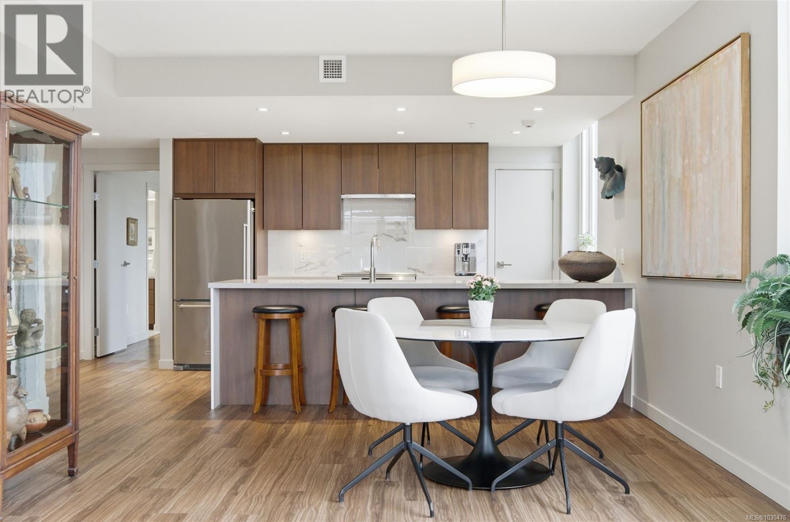 1001 777 Belleville Street, Victoria